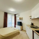 Horizon 33 'б' Apartment *